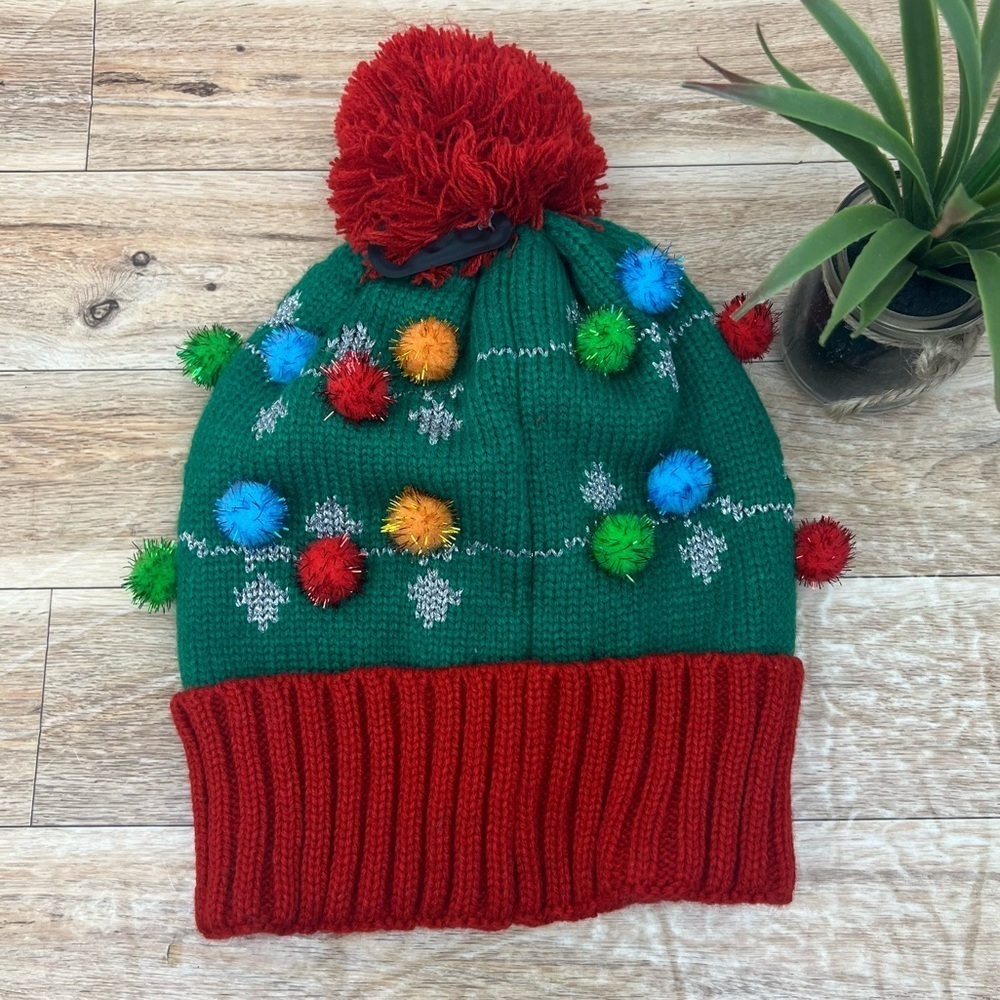 Collection Eighteen Christmas Balls pom pom beanie
